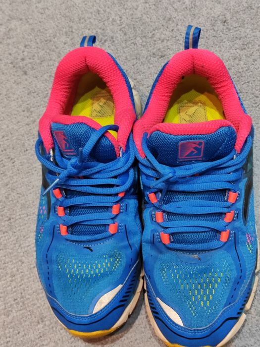 Продаются кроссовки