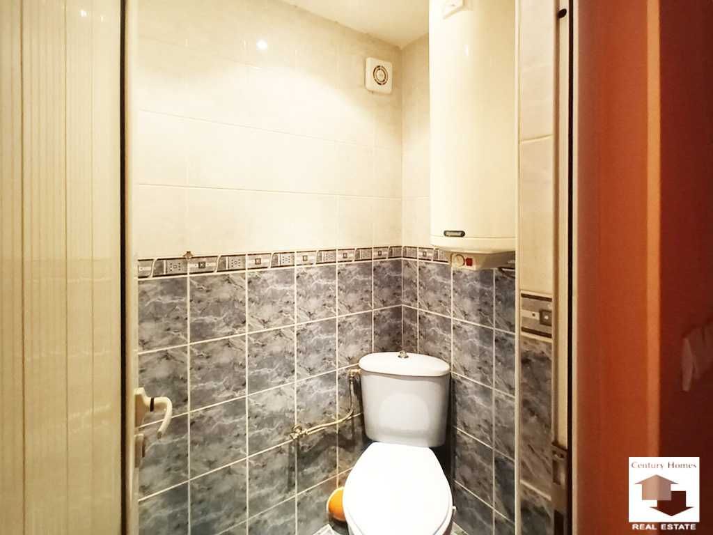 Продава се Тристаен апартамент в Велико Търново, Център - 82 кв.м за 2011 €/кв.м - Снимка #11