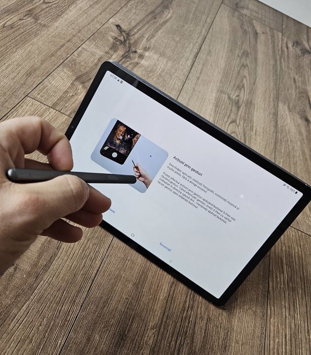 Vând tableta Samsung Tab S6,