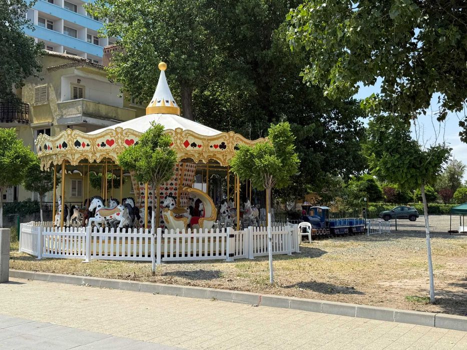 Carusel tematic pentru copii ideal parc de distracții / evenimente