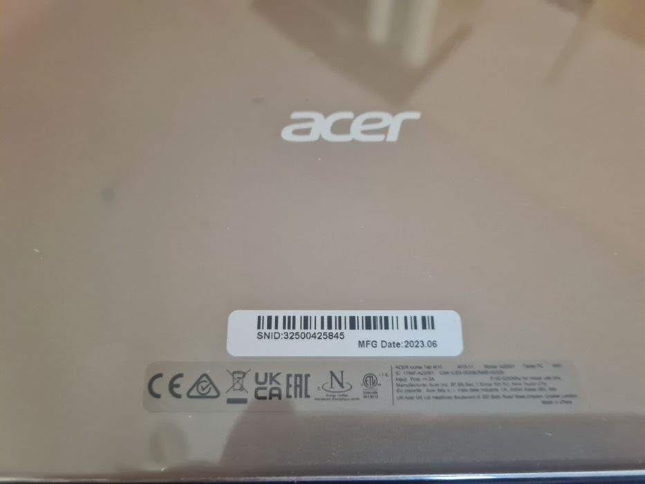 Vând tableta Lenovo