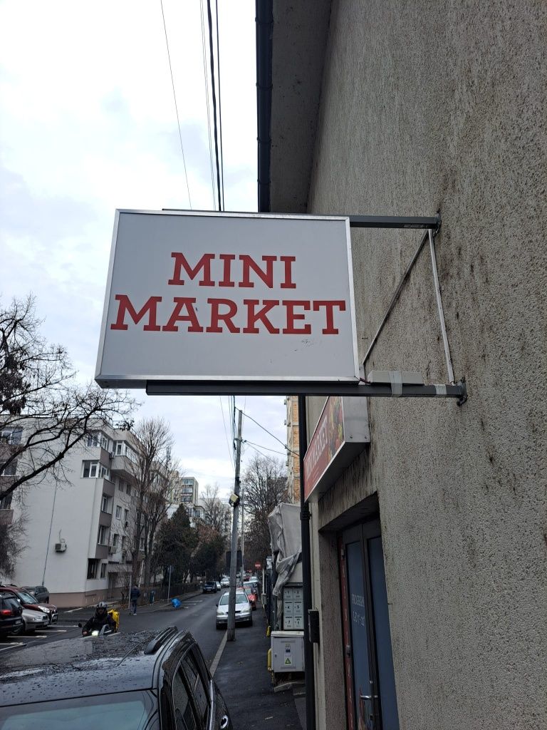 Panouri stradale mini market magazin iluminate