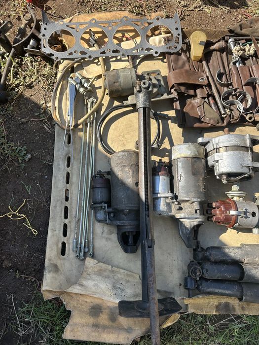 Продавам много части за ВОЛГА ГАЗ 24