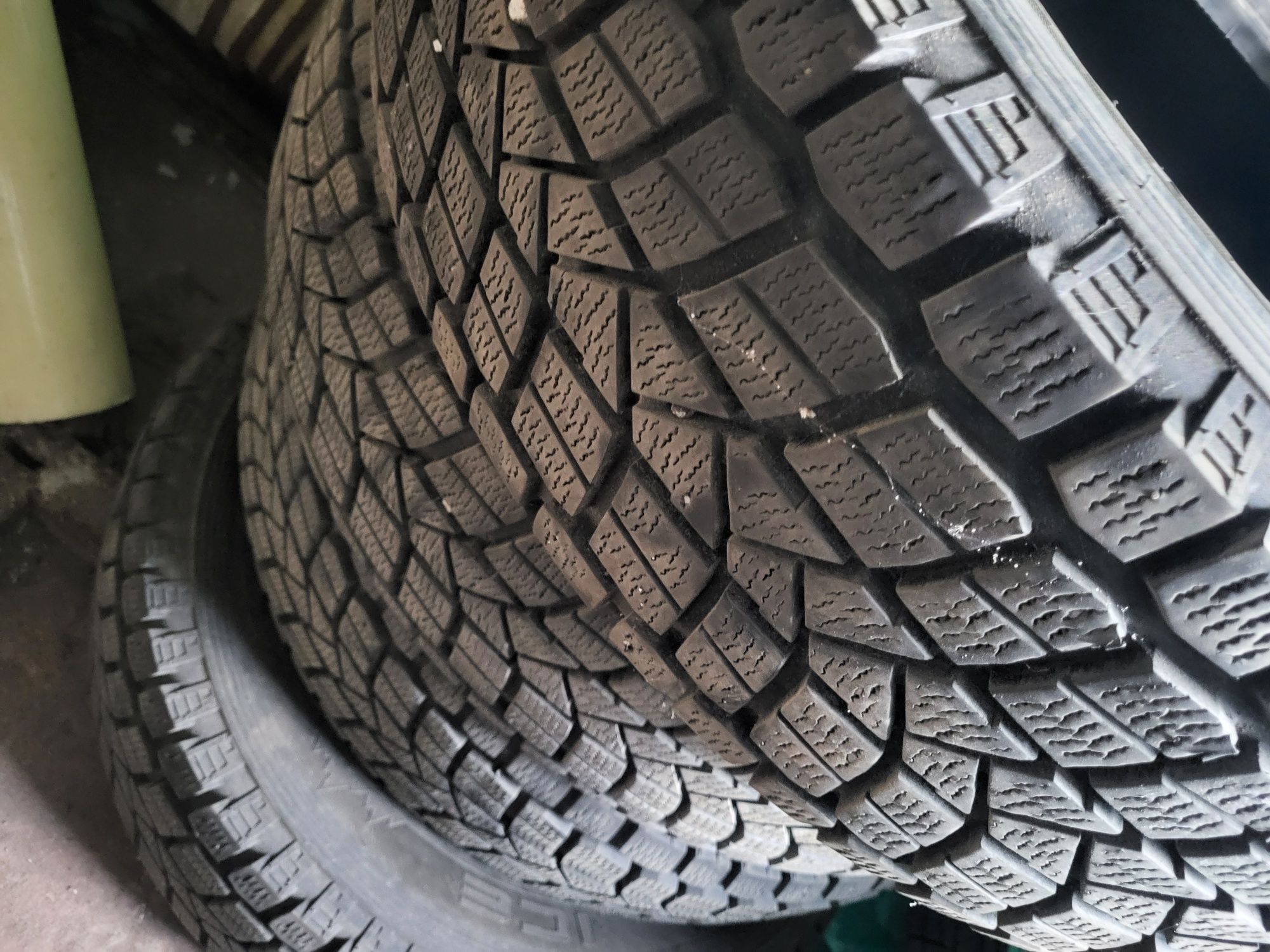 Шины r16 235/70 зимние (липучка) Maxxis