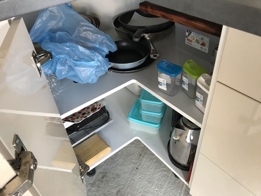 Кухненски шкафове с плот и мивка
