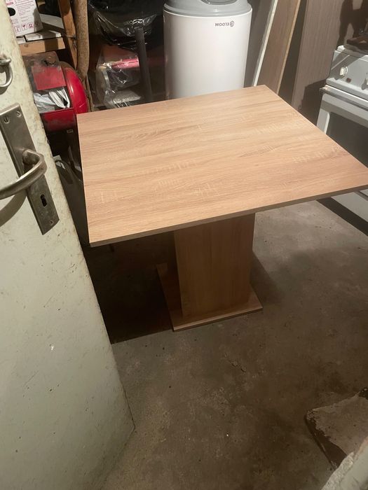 Кухненска  маса.