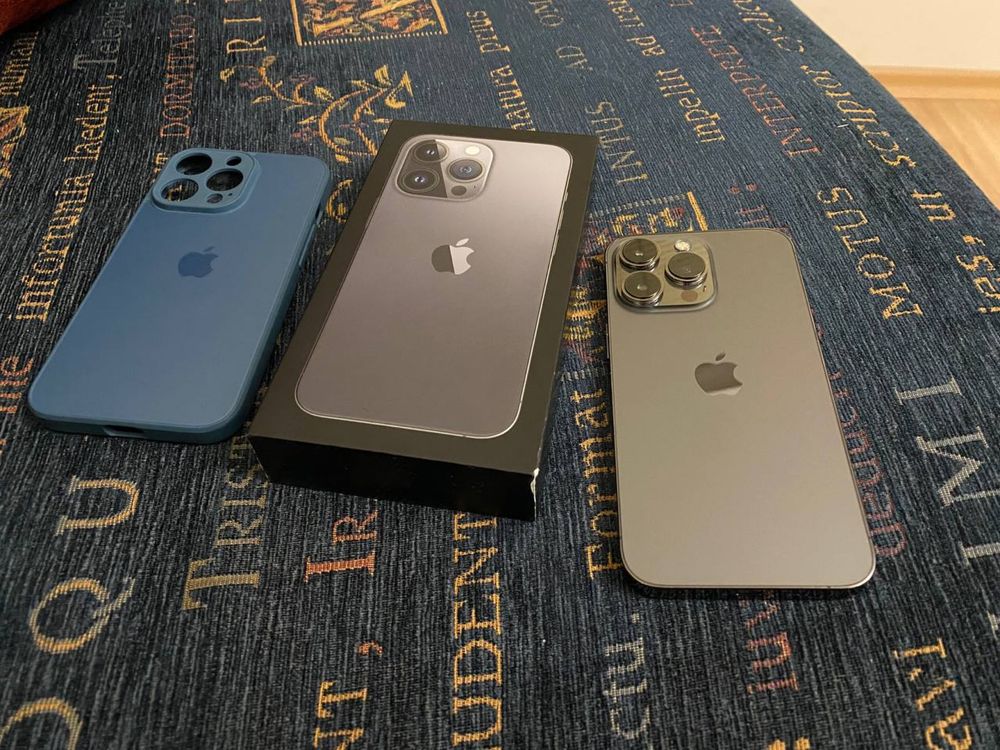 iPhone 13 Pro Без забележка, кутия, зарядно и AirPods 3