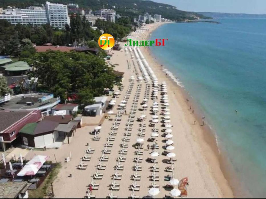 Двустаен апартамент с фронтална гледка морето на първа линия