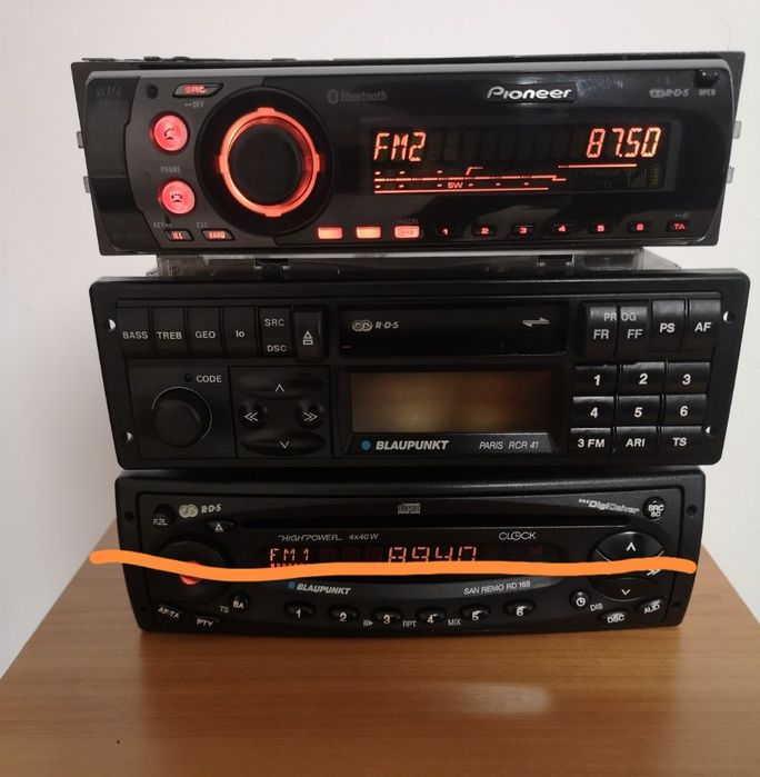 Vând casetofon auto