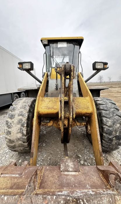 Погрузчик 2 куб