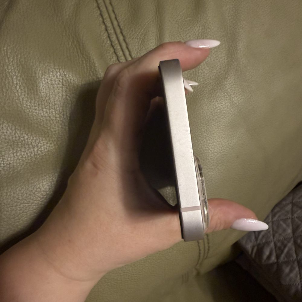 Продавам Iphone 13 , 128gb,  розов / pink