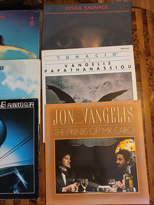 Колекция грамофонни плочи с филмова музика на Вангелис