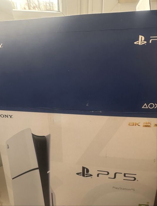 Play-Station 5 slim edition 1 TB + 2 controllere