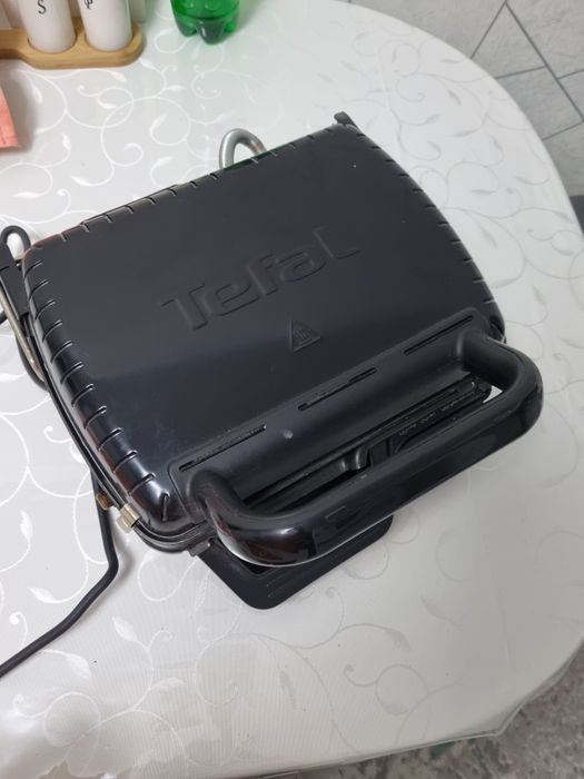 Продам электрогрильницу  TEFAL в хорошем состоянии