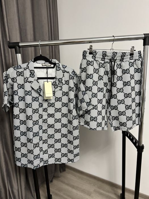 Compleu GUCCI super calitate