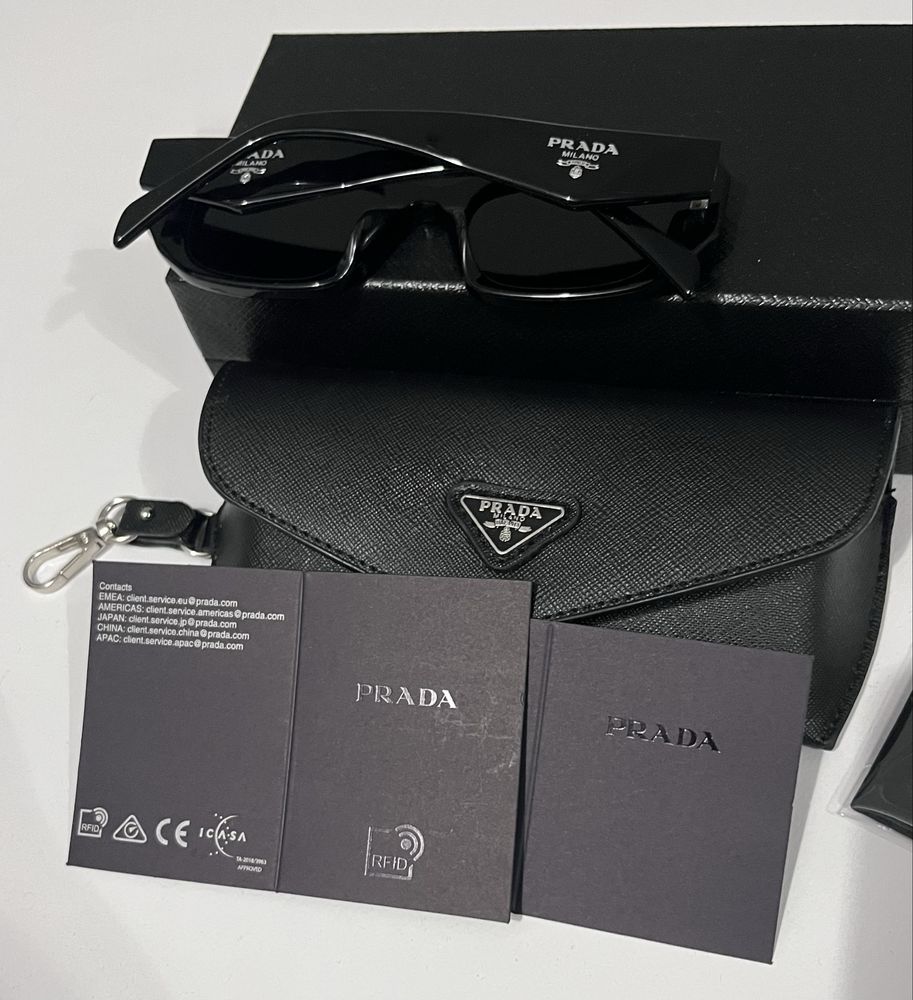Слънчеви очила Prada symbole