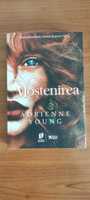 Mostenirea Adrienne Young Noua pret 30