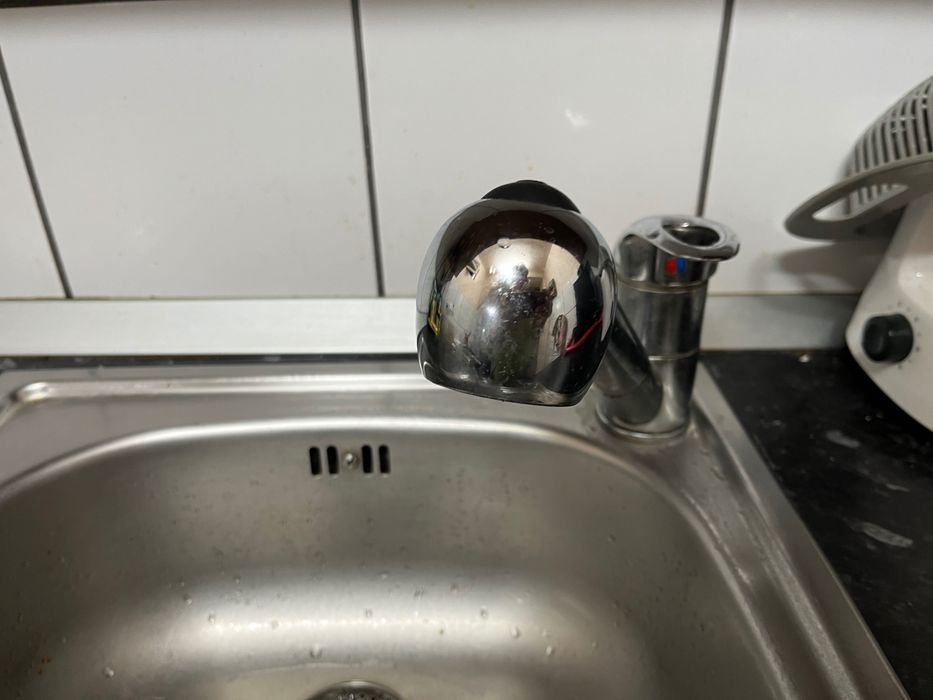Vand chiuveta inox cu robinet inclus si blat negru