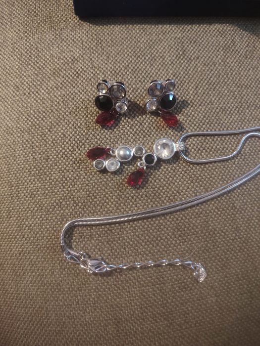 Комплект Swarovski, обеци и колие