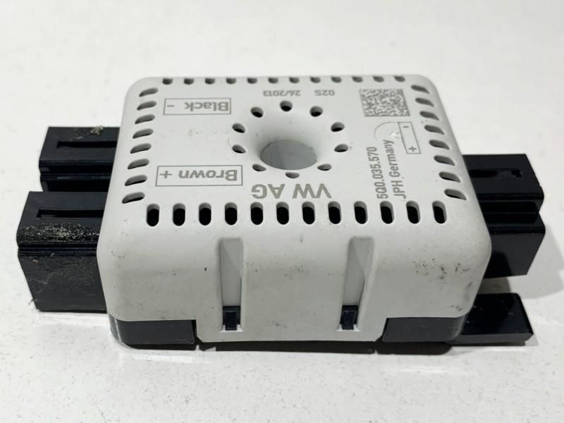 Amplificator antena Volkswagen Golf 7 (2012-2017) 5Q0035570