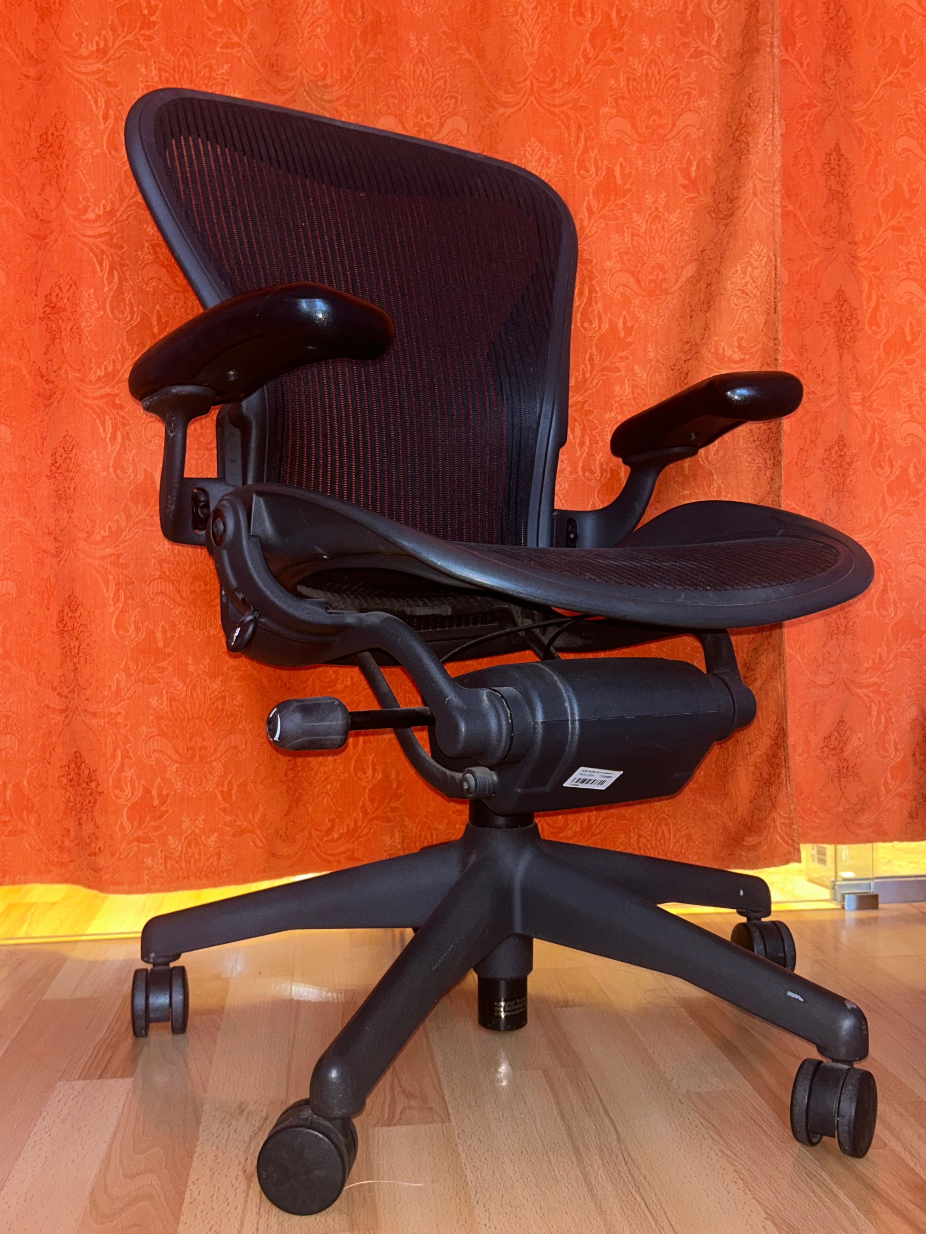 Scaun ergonomic Herman Miller Aeron Remastered