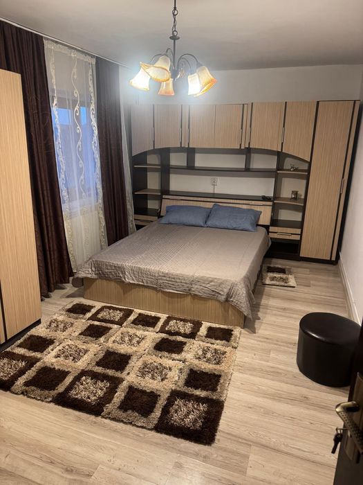 Închiriez apartament două camere