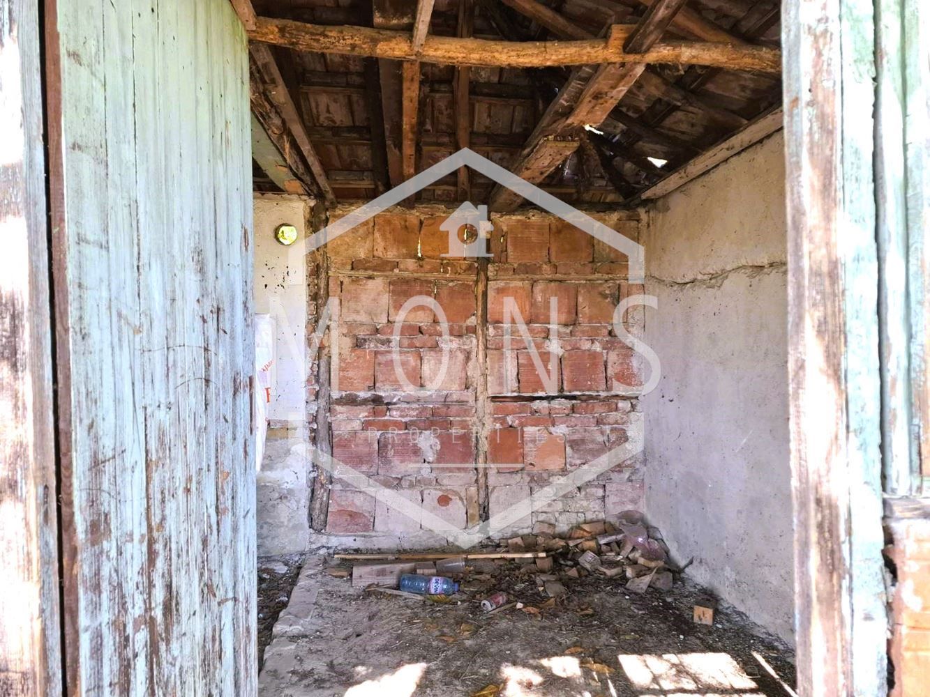 Парцел в Велико Търново, област-с.Присово площ 1350 цена 45000