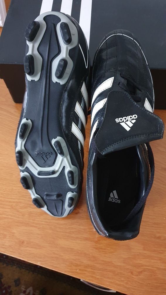 Футболни мъжки обувки