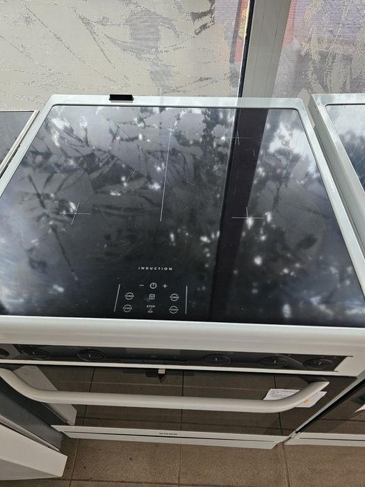 Печка с индукционни котлони и пара Electrolux ELI14340HV 2г.гаранция