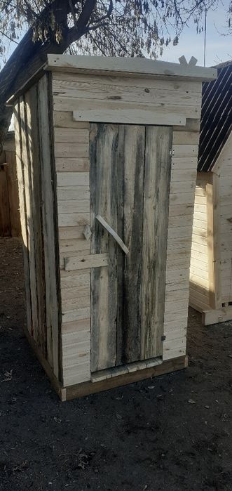 Туалет продам деревянный