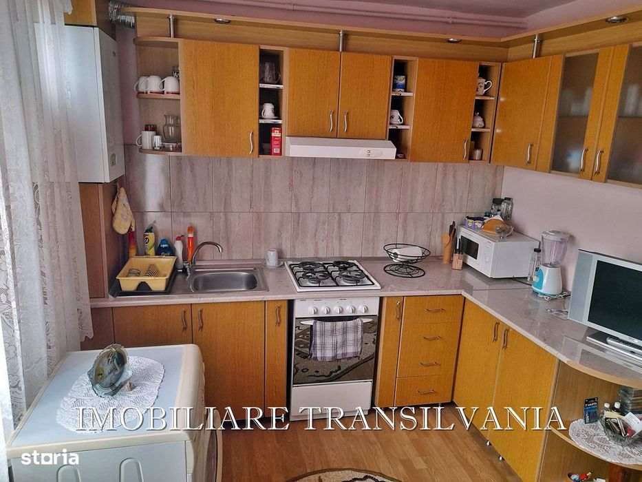 Ap. 3 camere et.3,  str. Castanului - Bistrita