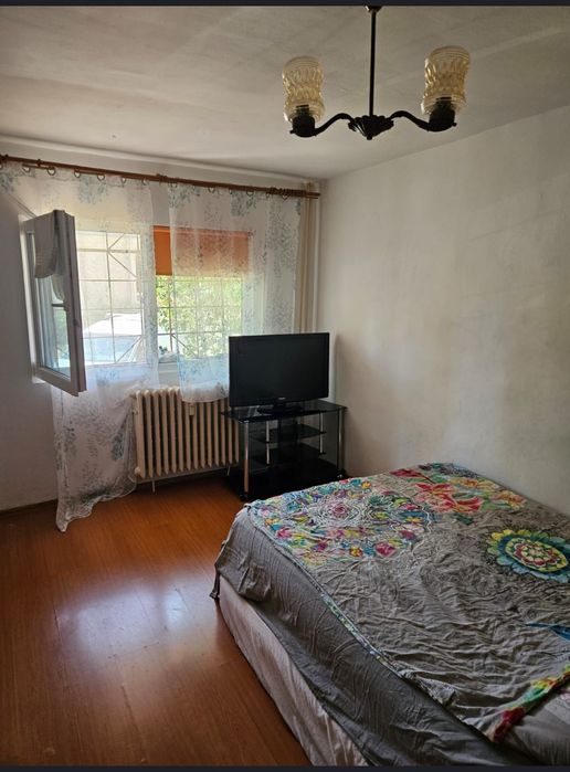 Inchiriez garsoniera