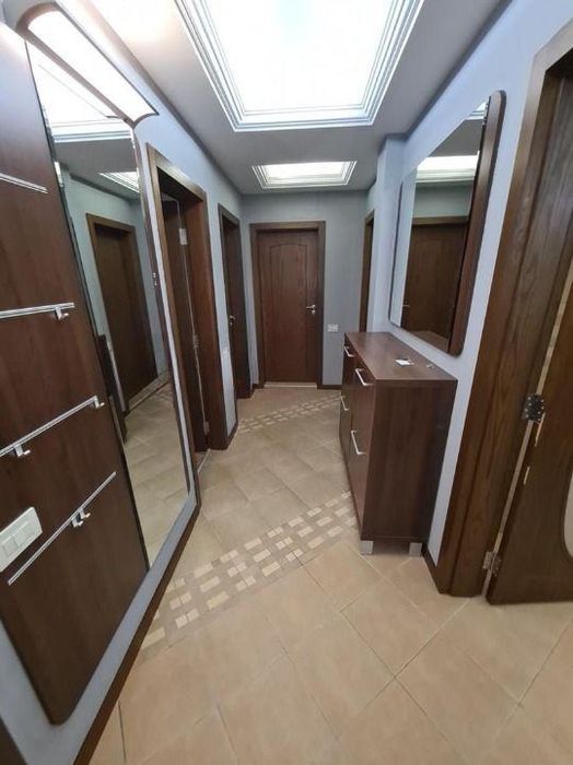 Дава се под наем Тристаен апартамент в Пловдив, Център - 120 кв.м за 700 € - Снимка #8