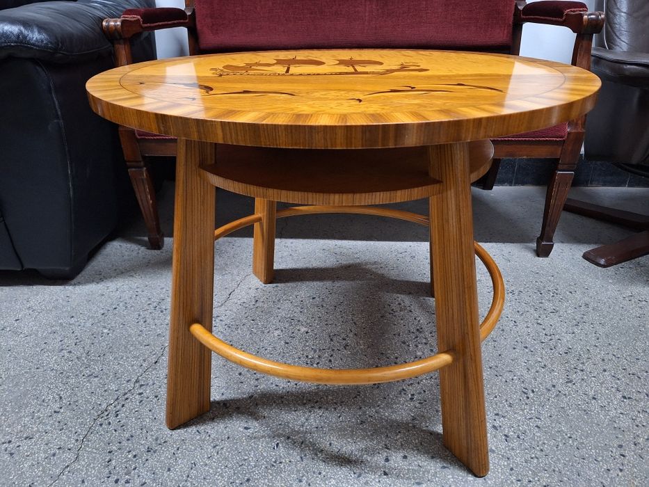 Маса с богата Интарзия