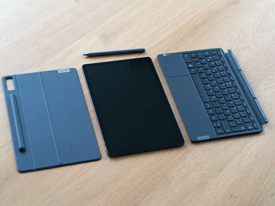 Tableta - Laptop Lenovo P11 cu sim 4G+, tastatura, precision pen, husa