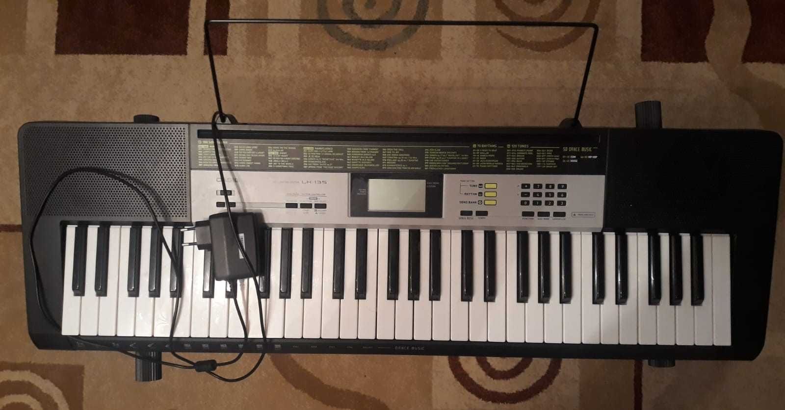 Синтезатор Casio LK-135