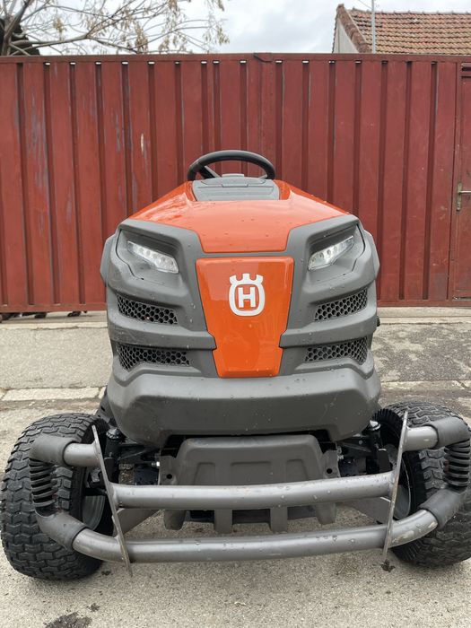 Tractoras de tuns iarba Husqvarna 24hp Led