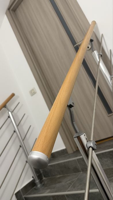 Mana curenta lemn fag pentru scara interioara cu prinderi perete etc