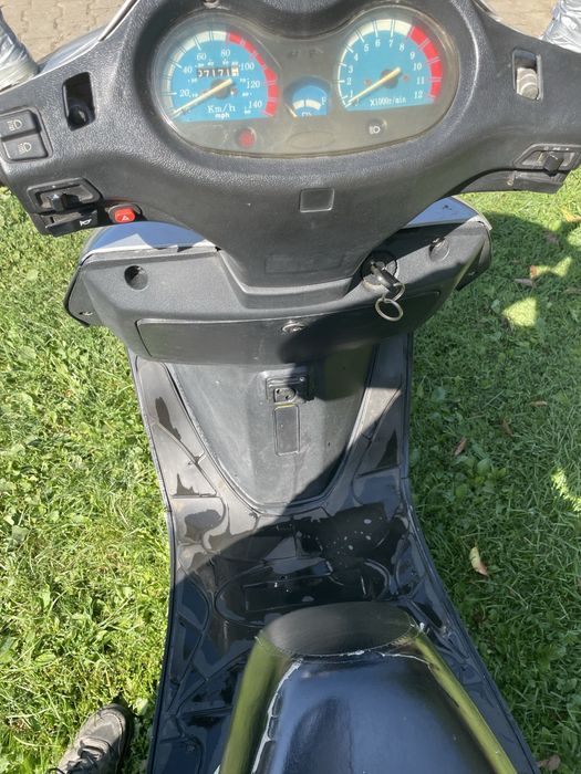 Vand scuter 150cc cu acte