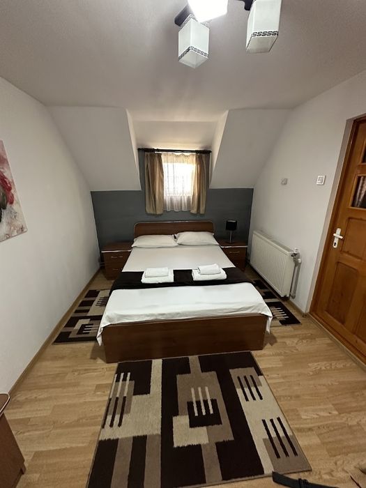 Ofertă Revelion 2025–2026 – Pensiunea DMC House