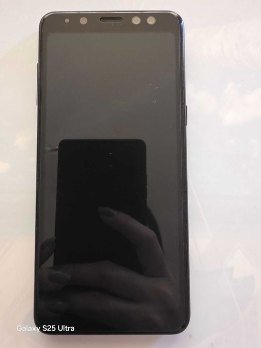 Смартфон Samsung Galaxy A8 (2018