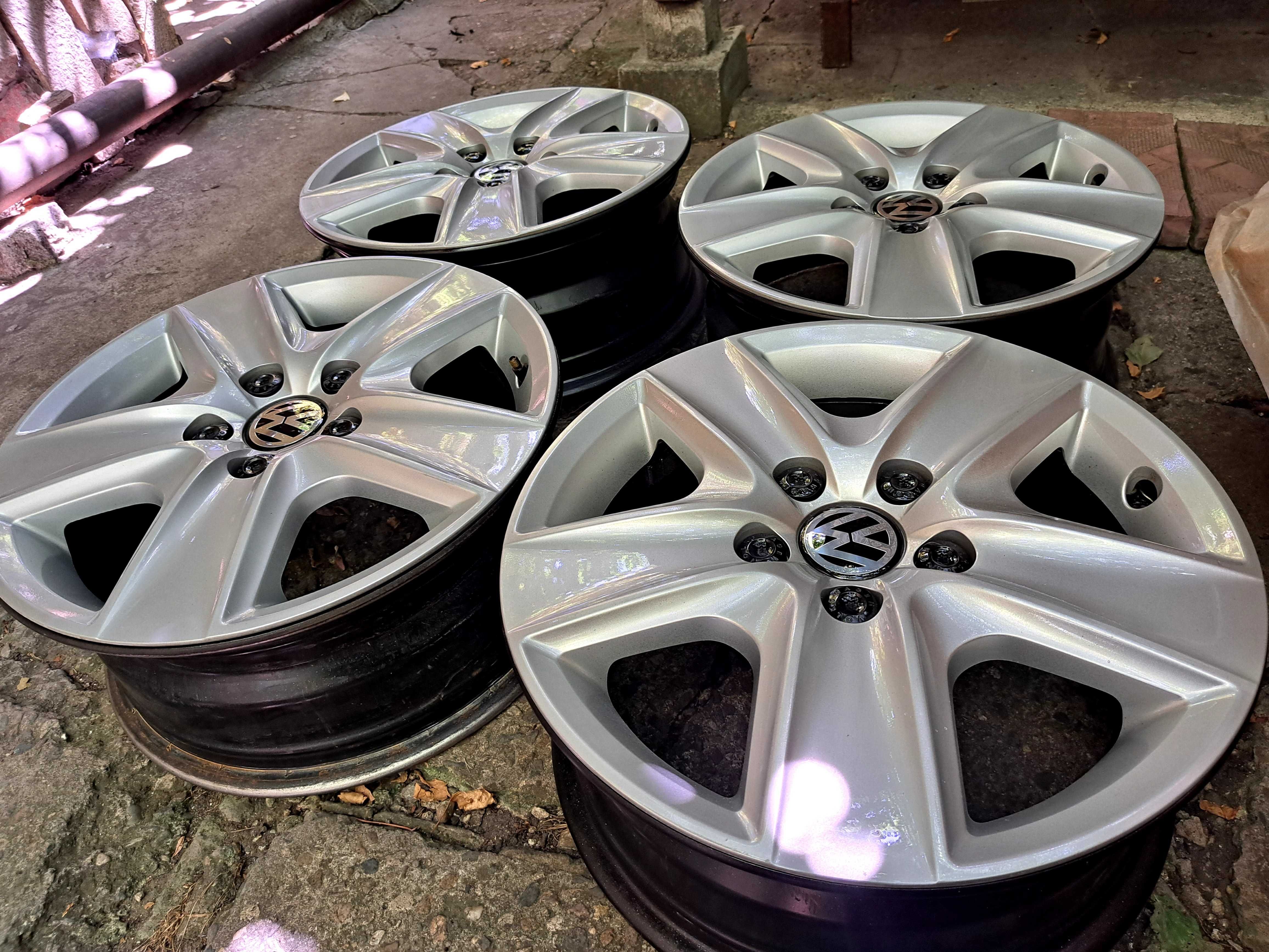 Фолксваген VW структурни метални джанти с ОРИГИНАЛНИ тасове 16 цола