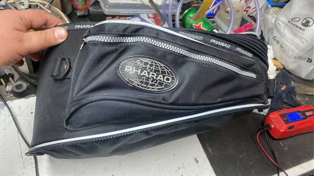 Tankbag geanta rezervor cu magneti de codita tailbag