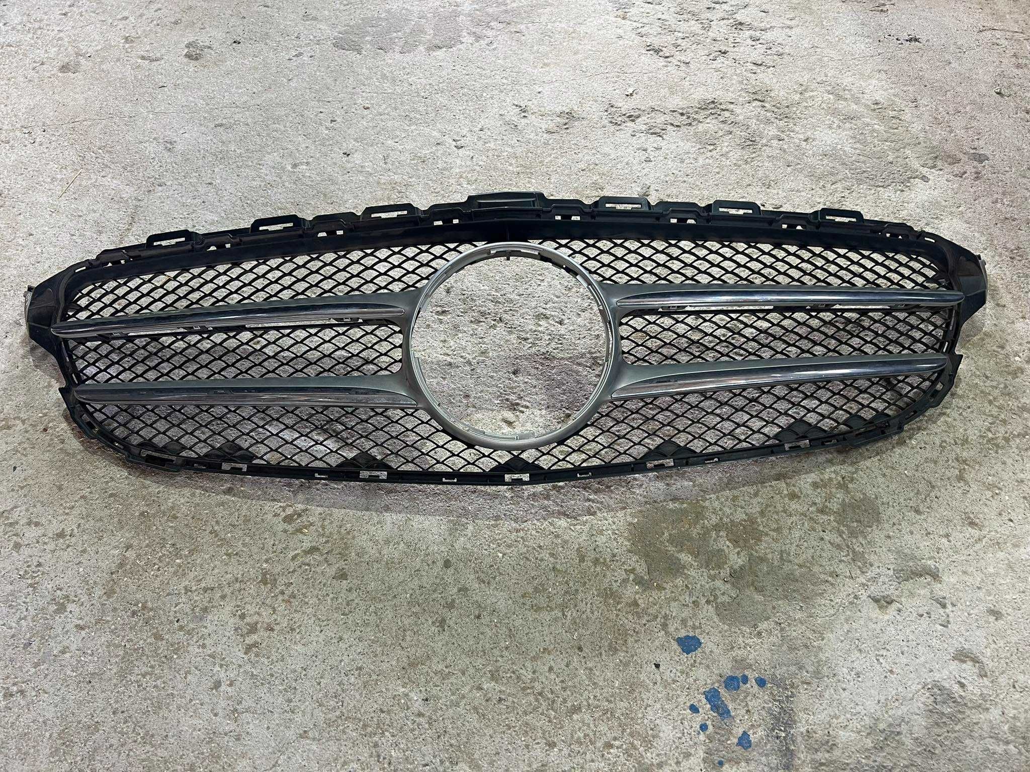 Оригинална решетка за W205