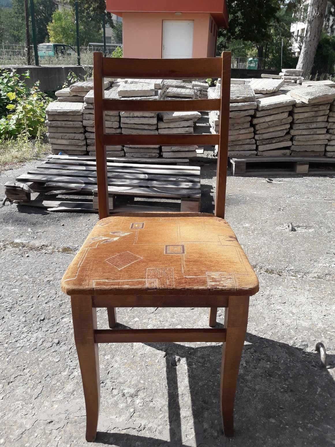 Букови тапицирани столове