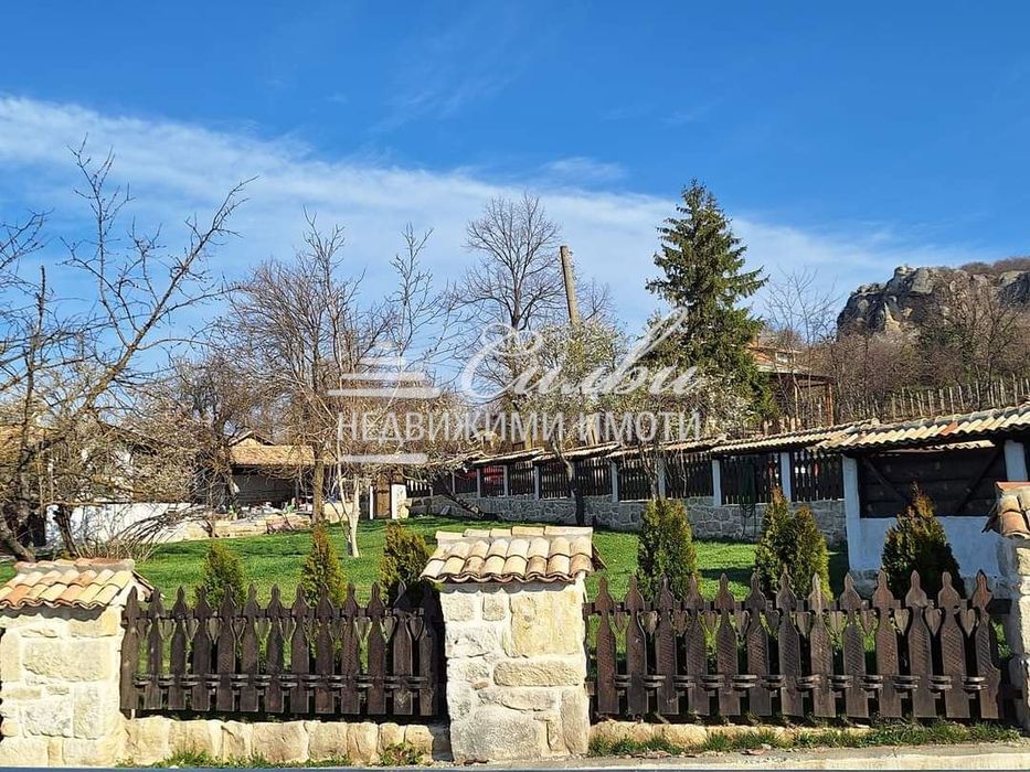 Самостоятелна РЕНОВИРАНА къща - с.Кюлевча