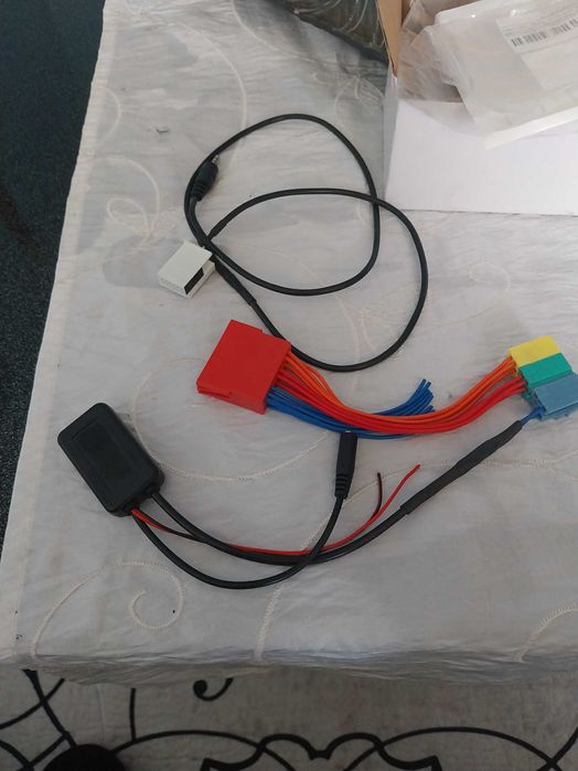 Блутут устройство и аухс кабел за ауди и фолцфаген