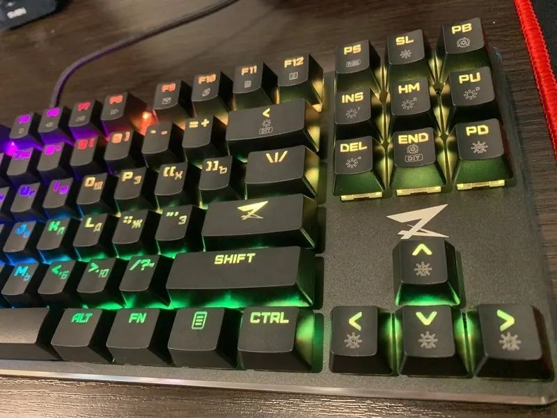 Механическая клавиатура RGB