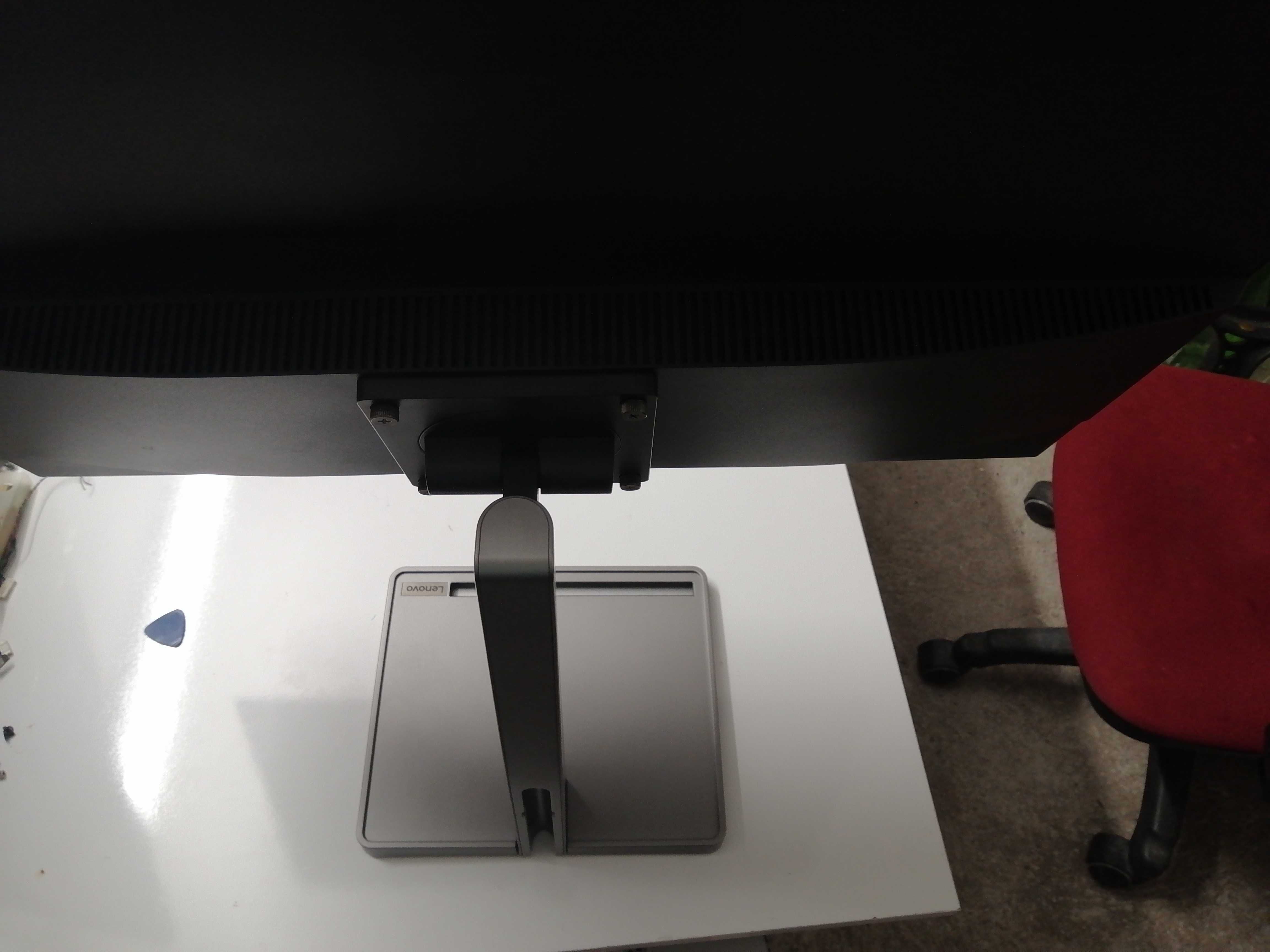 Монитори за части Eizo flexscan  2450 и Lenovo L27M - 30
