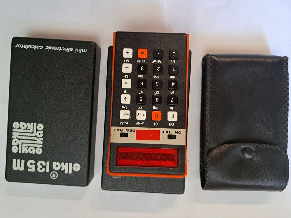 Продавам ретро електронен калкулатор  "Elka 135 m".